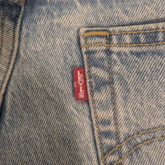 Levi's Light Wash Jeans - Picture 8 of 8